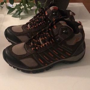 Kebo Shoes - NEW Kebo Size 7 brown and orange boots Kebo Shoes - NEW Kebo Size 7 brown and orange boots